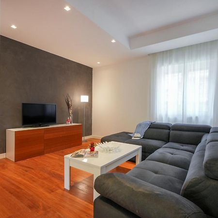 Gli Aquiloni Apartment - Steps From The Station Bari Exterior foto