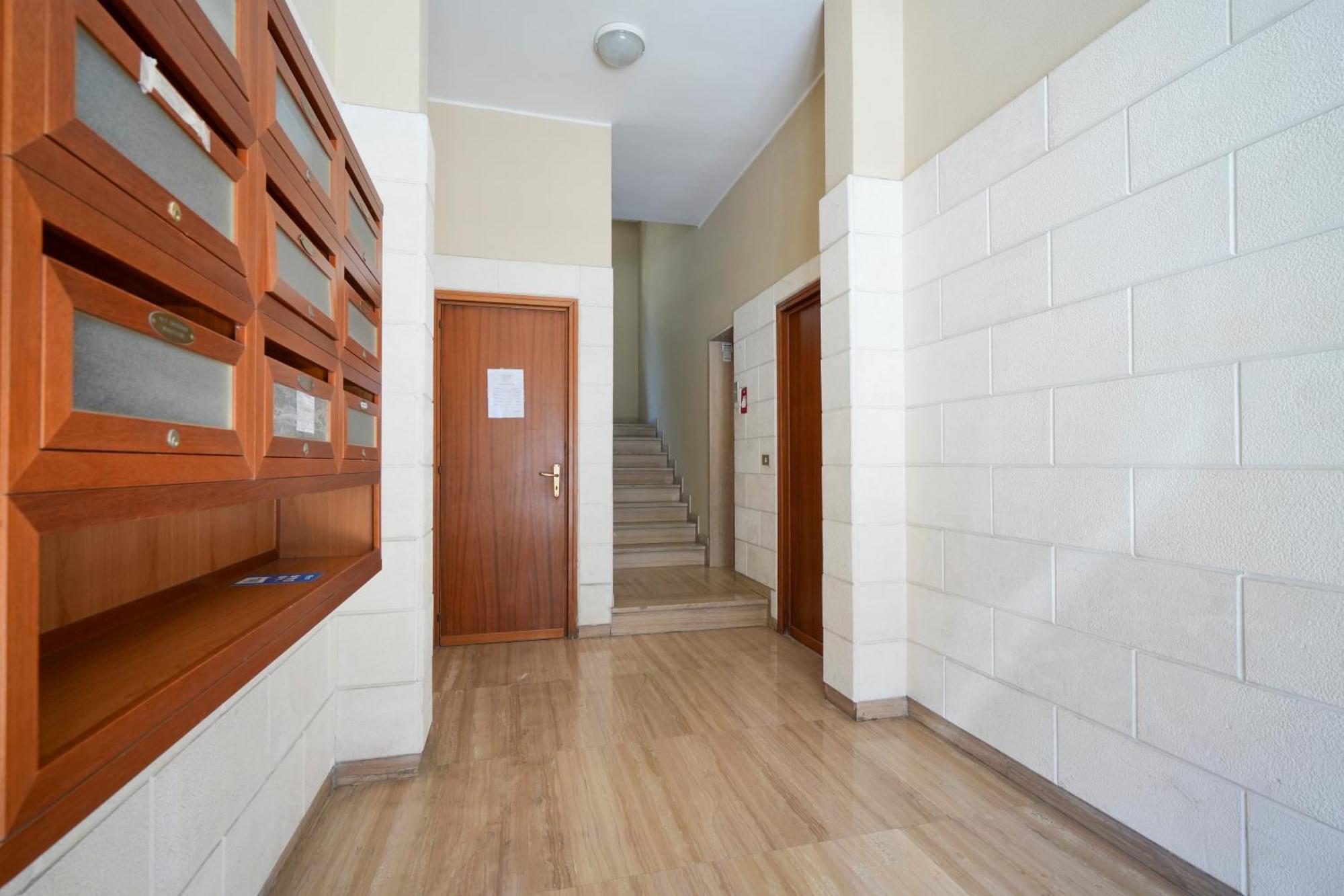 Gli Aquiloni Apartment - Steps From The Station Bari Exterior foto