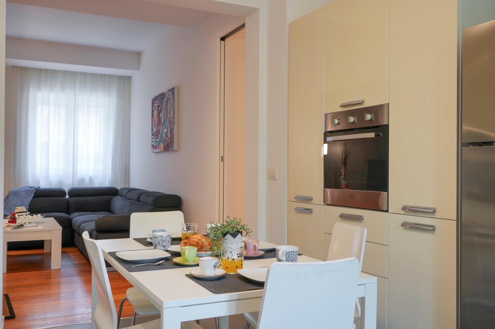 Gli Aquiloni Apartment - Steps From The Station Bari Exterior foto